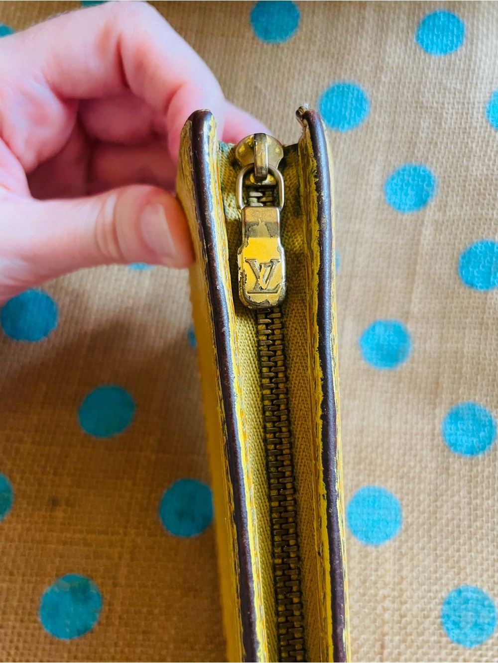 Vintage Louis Vuitton Epi Leather wallet/coin purse - Picture 5 of 9